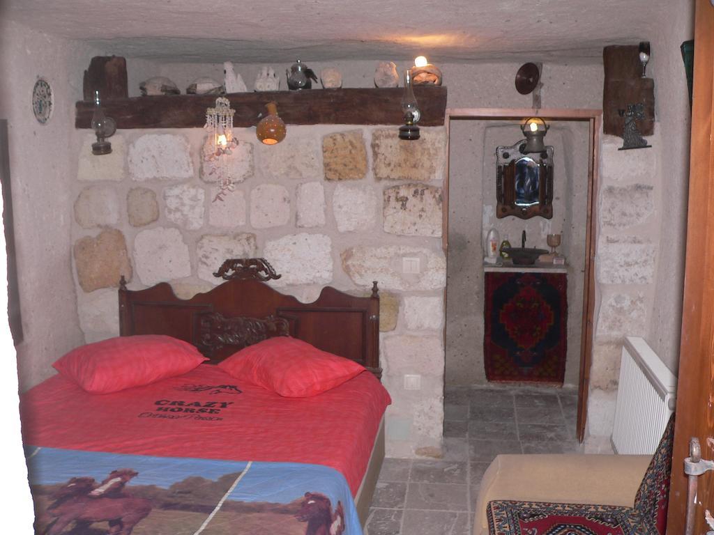 Crazy Horse Pension ウルギュップ エクステリア 写真
