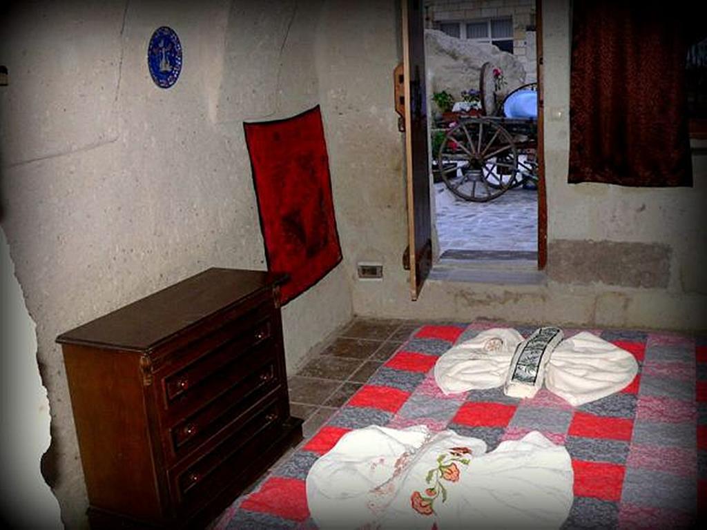 Crazy Horse Pension ウルギュップ 部屋 写真