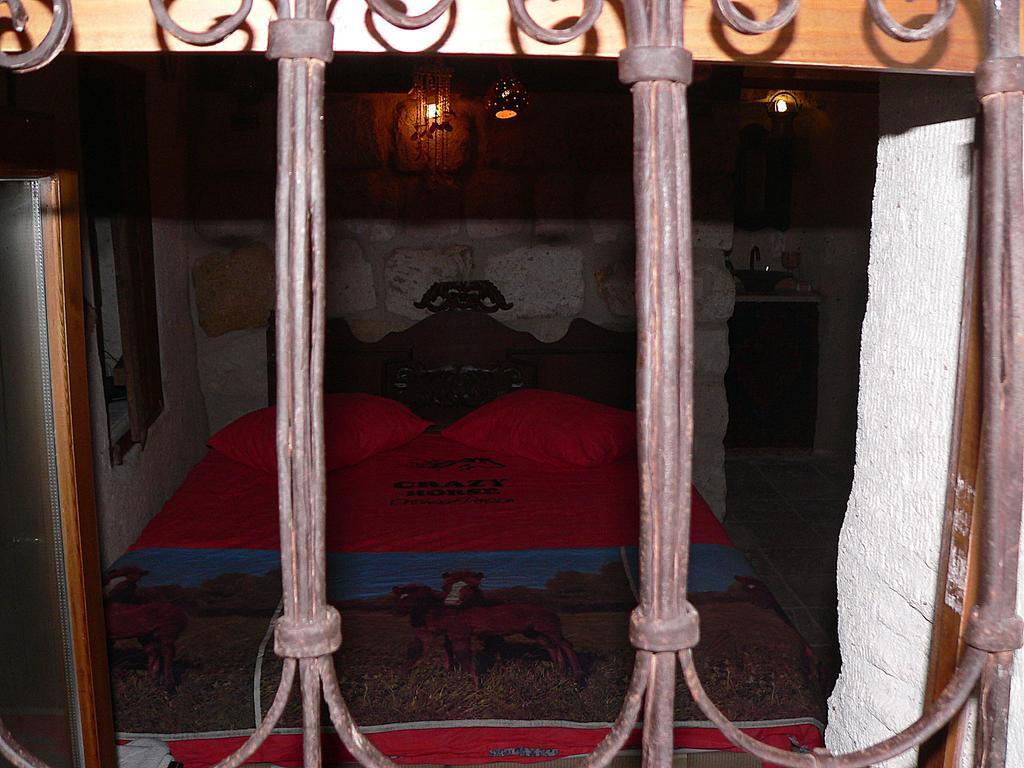 Crazy Horse Pension ウルギュップ 部屋 写真