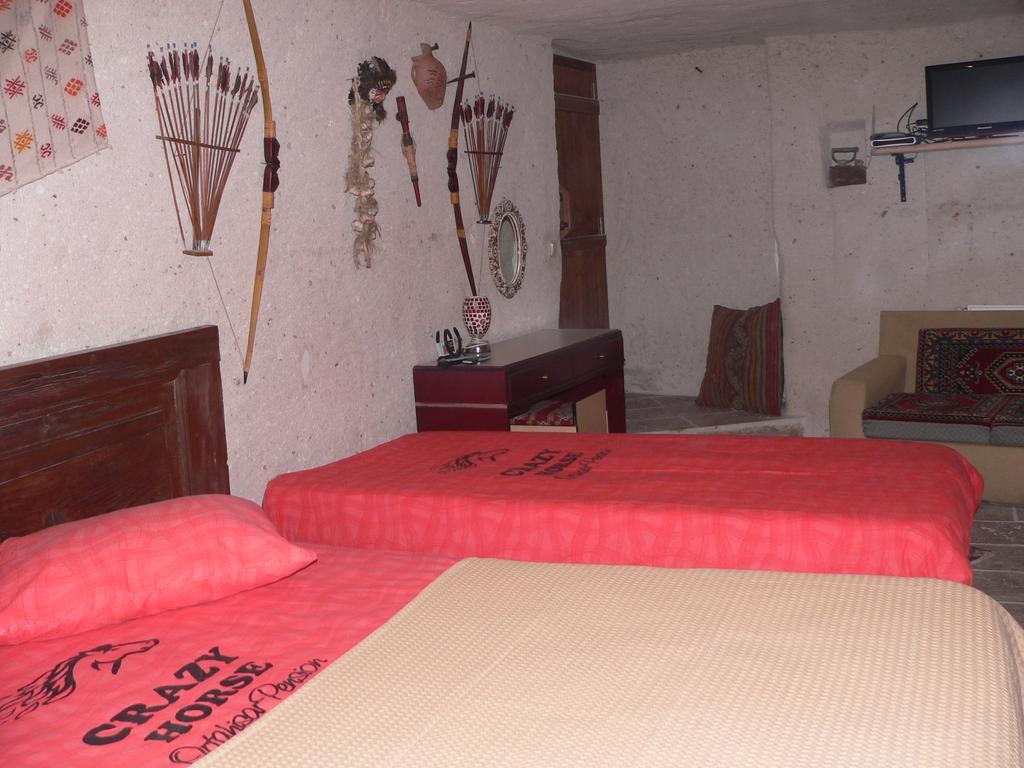 Crazy Horse Pension ウルギュップ 部屋 写真