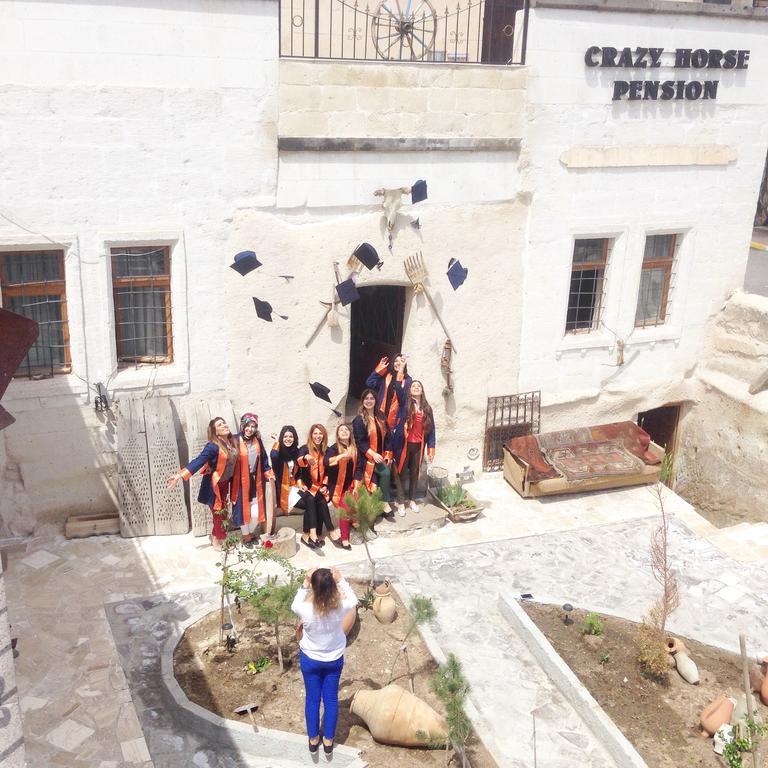 Crazy Horse Pension ウルギュップ エクステリア 写真