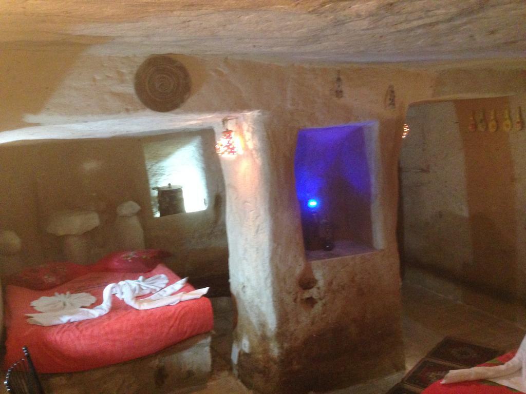 Crazy Horse Pension ウルギュップ エクステリア 写真