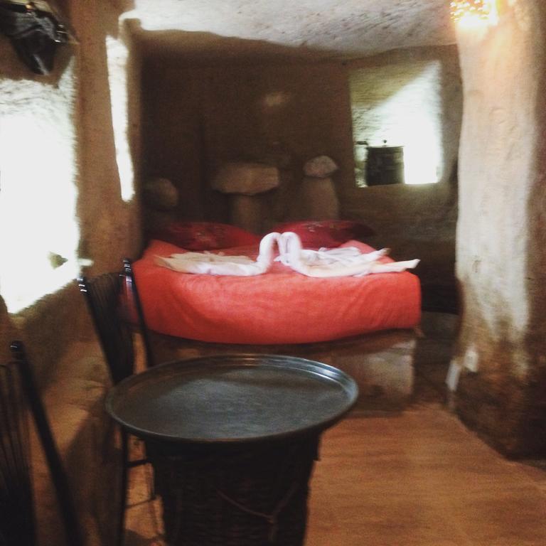 Crazy Horse Pension ウルギュップ エクステリア 写真
