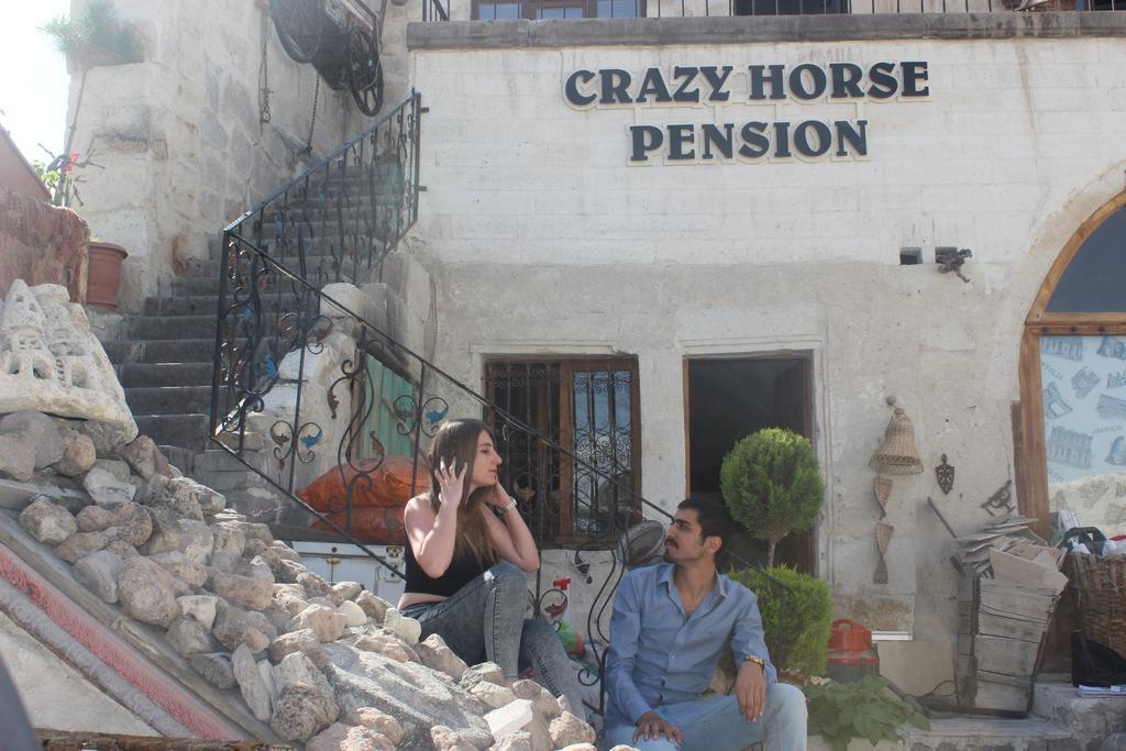 Crazy Horse Pension ウルギュップ エクステリア 写真