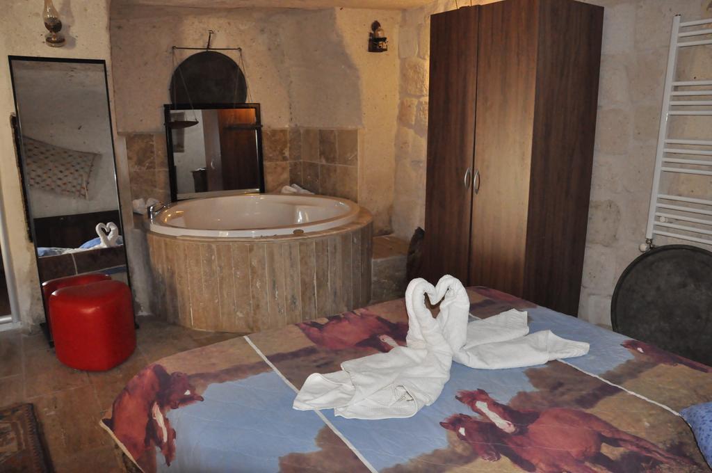 Crazy Horse Pension ウルギュップ エクステリア 写真