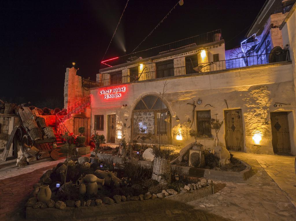 Crazy Horse Pension ウルギュップ エクステリア 写真