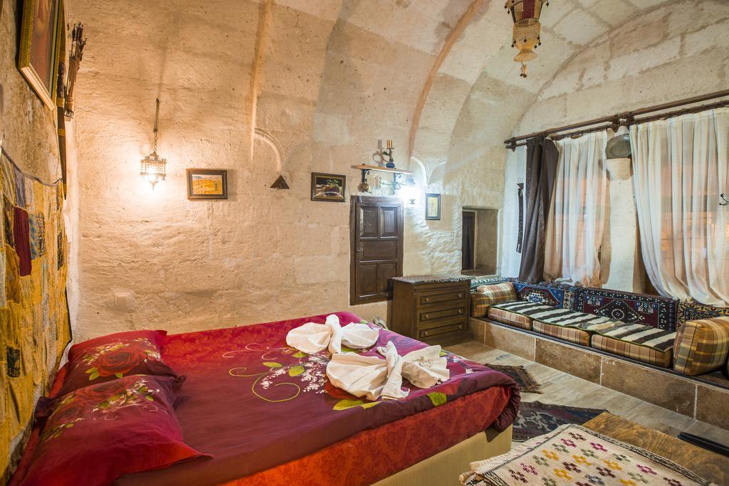 Crazy Horse Pension ウルギュップ エクステリア 写真